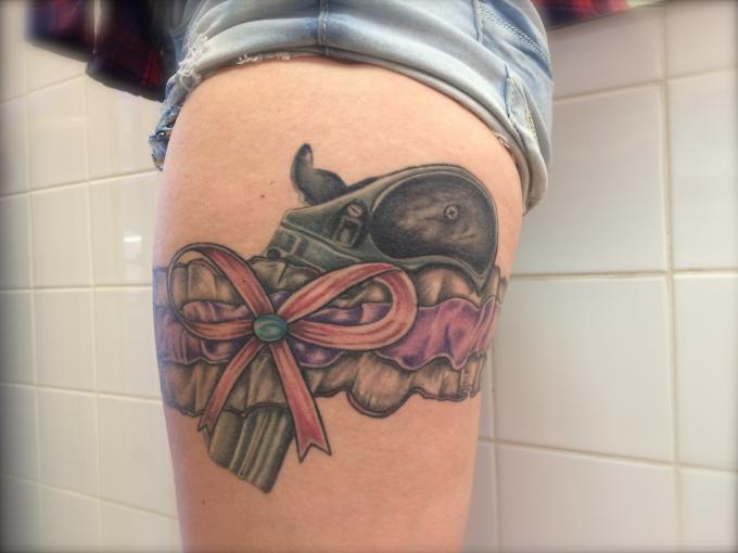 Modèle de Tatouage de Jarretière pour Femme par Graphicaderme